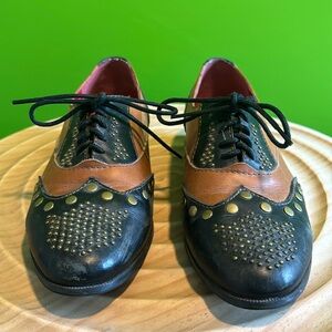 Jeffrey Campbell/Free People Capone Oxford camel/black, studs 8 1/2 womens